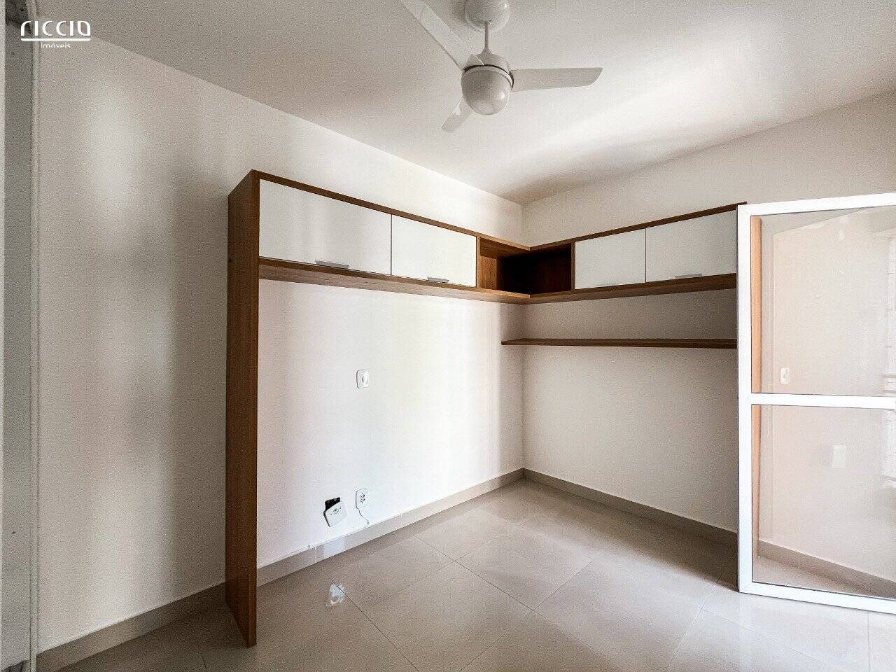 Apartamento à venda com 2 quartos, 75m² - Foto 17