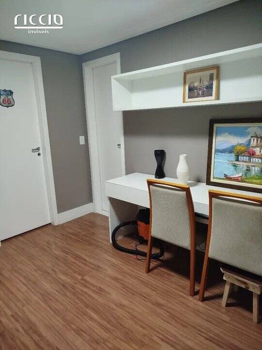 Apartamento à venda com 3 quartos, 143m² - Foto 9